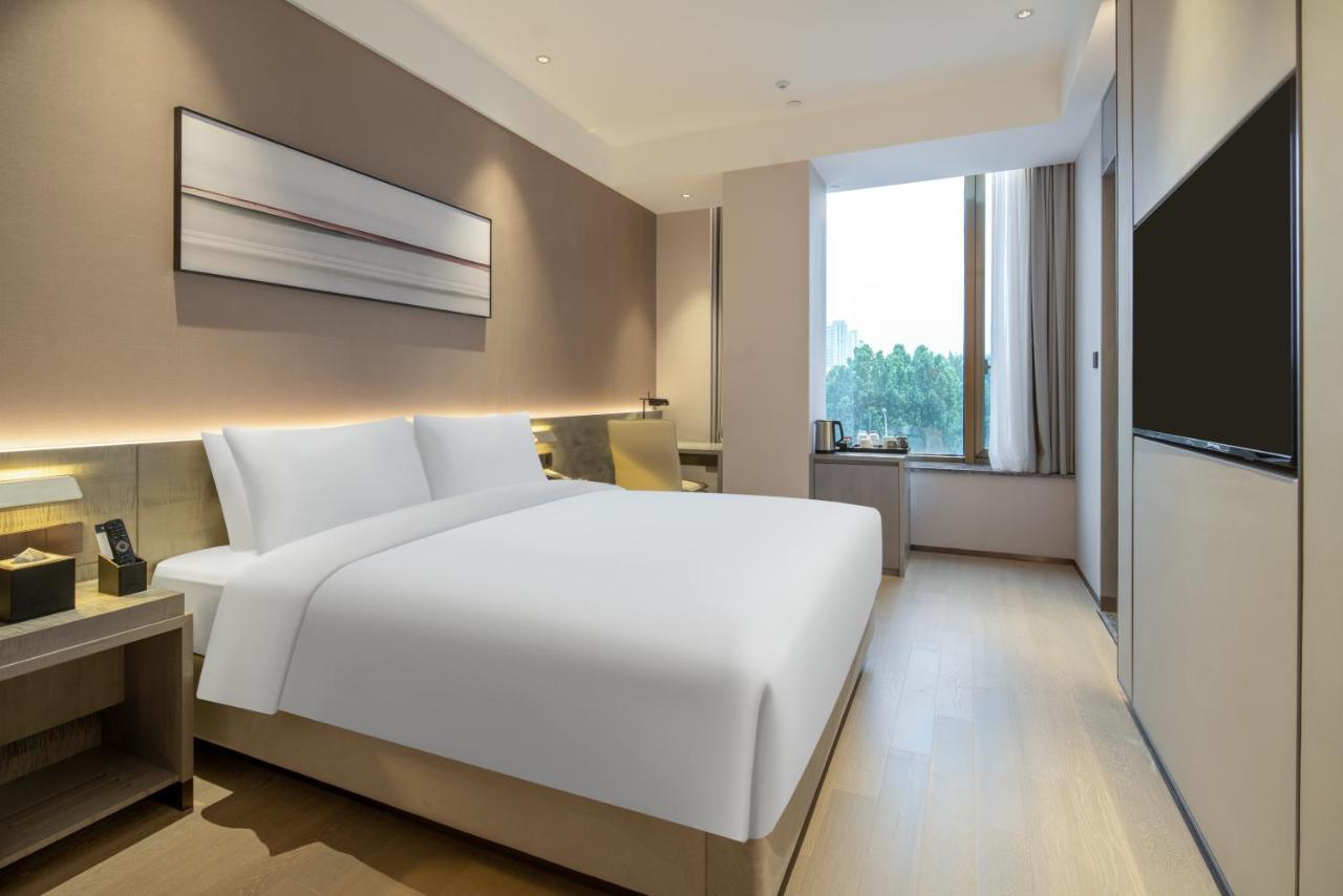Hyatt Place Linyi People Square Exterior photo